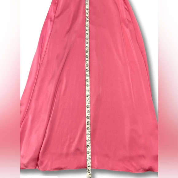 Gown - Picture 6 of 8